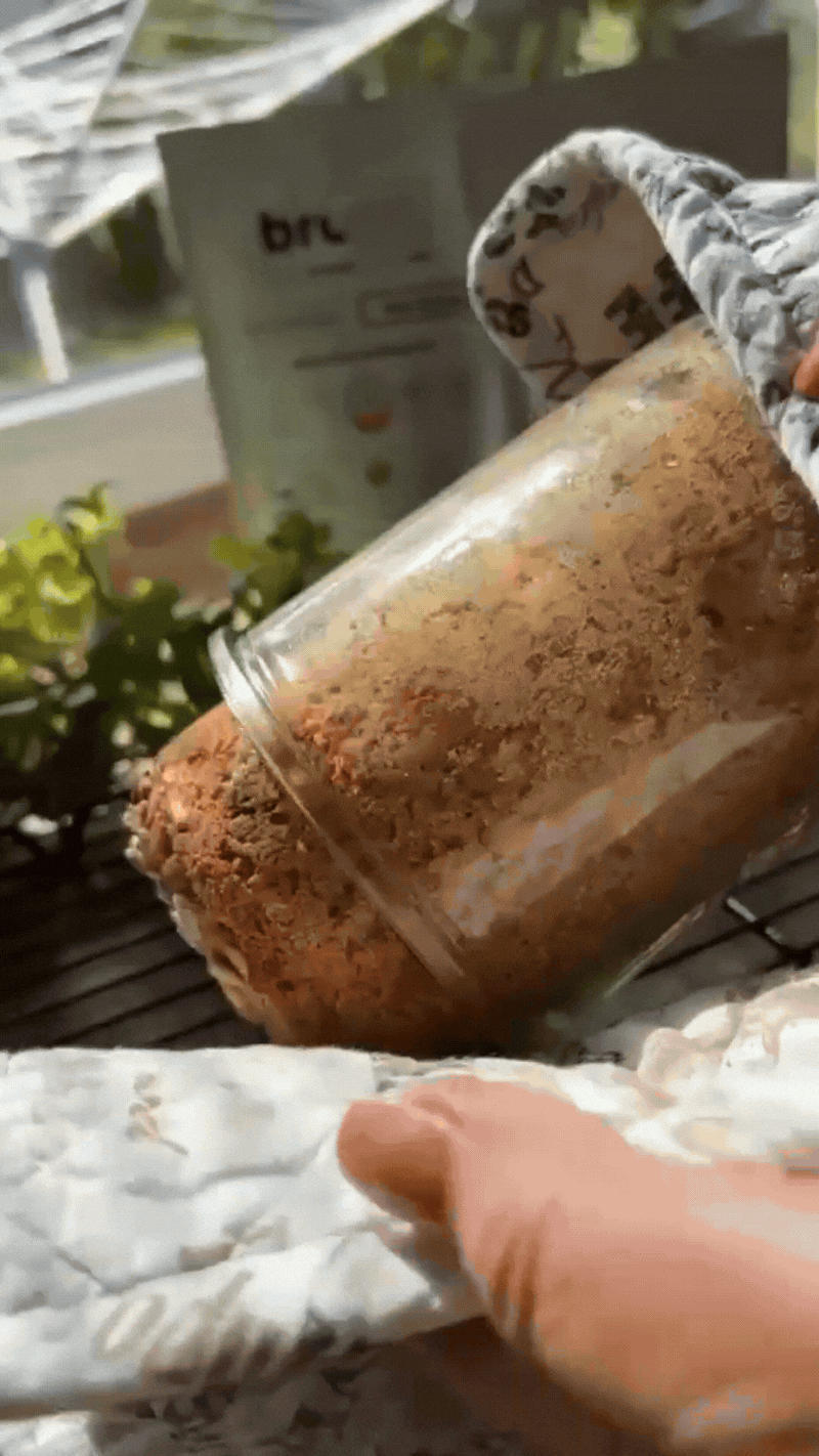 backen und sofort aus dem Glas entfernen