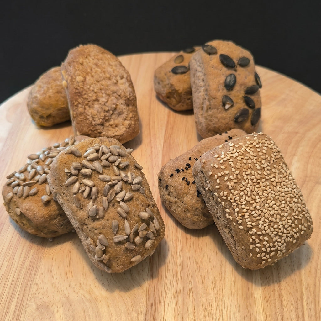 Glutenfreie Brötchen aus broat® Meisterstück – verschiedene Varianten mit Sonnenblumenkernen, Sesam und Kürbiskernen, veredelt nach Wunsch, ohne Gluten und Laktose