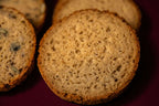 Glutenfreie Bio Backmischung Broat® – perfekt für Brot im Weckglas gebacken, ohne Zusatzstoffe, ballaststoffreich, zuckerarm und ideal für Single-Haushalte. Abgebildet als Endprodukt - das Feine